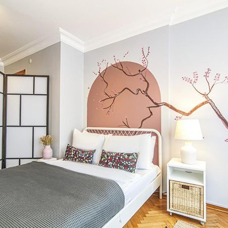 Gorgeous Flat With Lovely Balcony In Nisantasi Istanbul Exterior photo