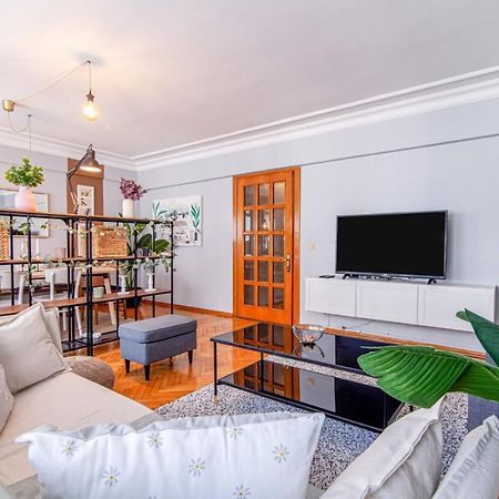 Gorgeous Flat With Lovely Balcony In Nisantasi Istanbul Exterior photo