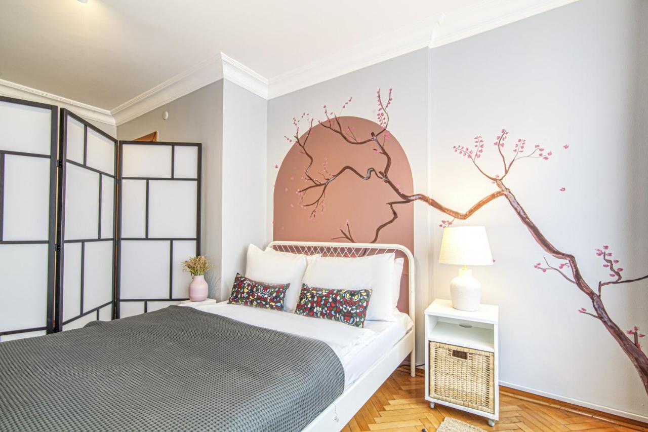 Gorgeous Flat With Lovely Balcony In Nisantasi Istanbul Exterior photo
