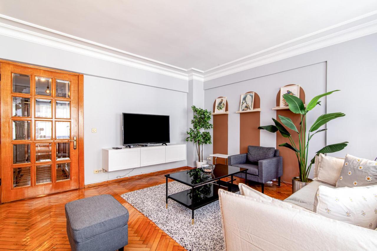 Gorgeous Flat With Lovely Balcony In Nisantasi Istanbul Exterior photo
