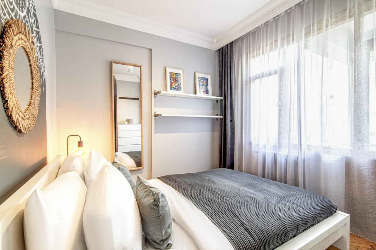 Gorgeous Flat With Lovely Balcony In Nisantasi Istanbul Exterior photo