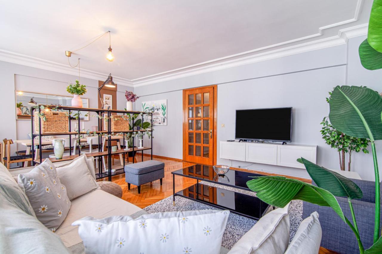 Gorgeous Flat With Lovely Balcony In Nisantasi Istanbul Exterior photo