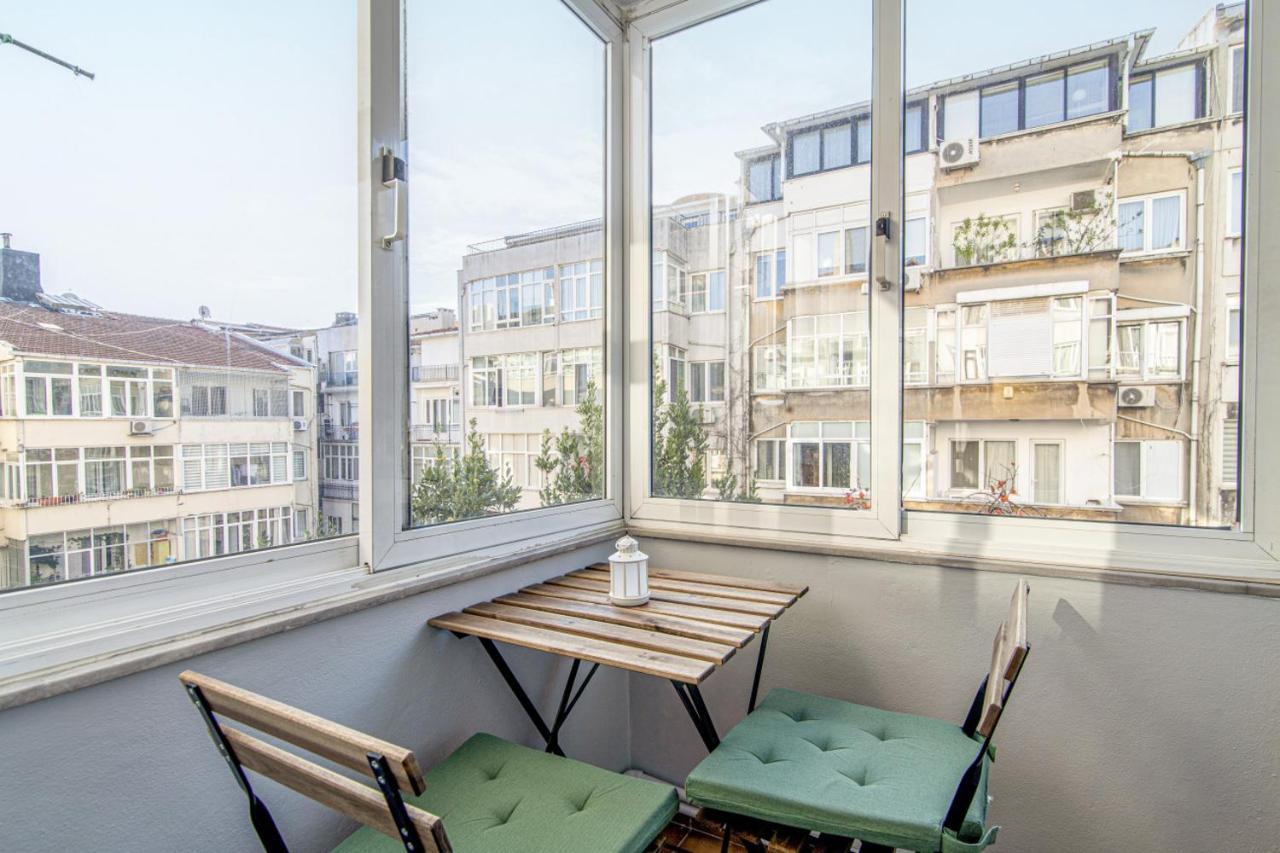 Gorgeous Flat With Lovely Balcony In Nisantasi Istanbul Exterior photo